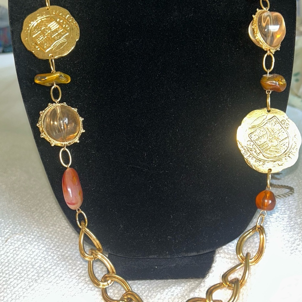 Elegant Gold and Amber Necklace
